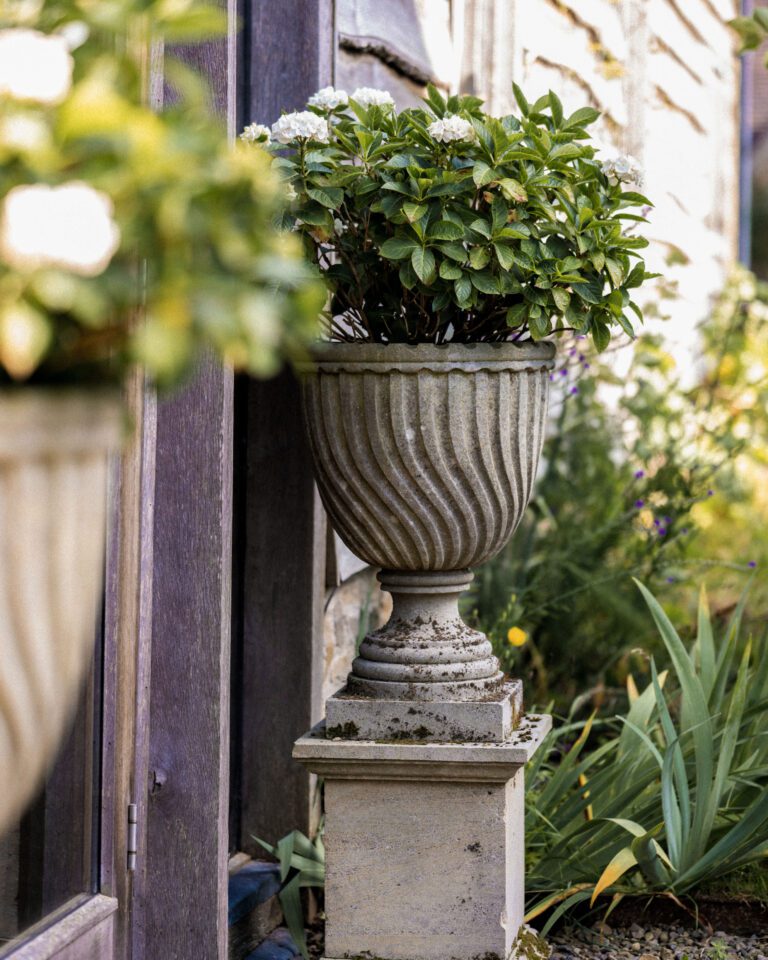 Amato Urn