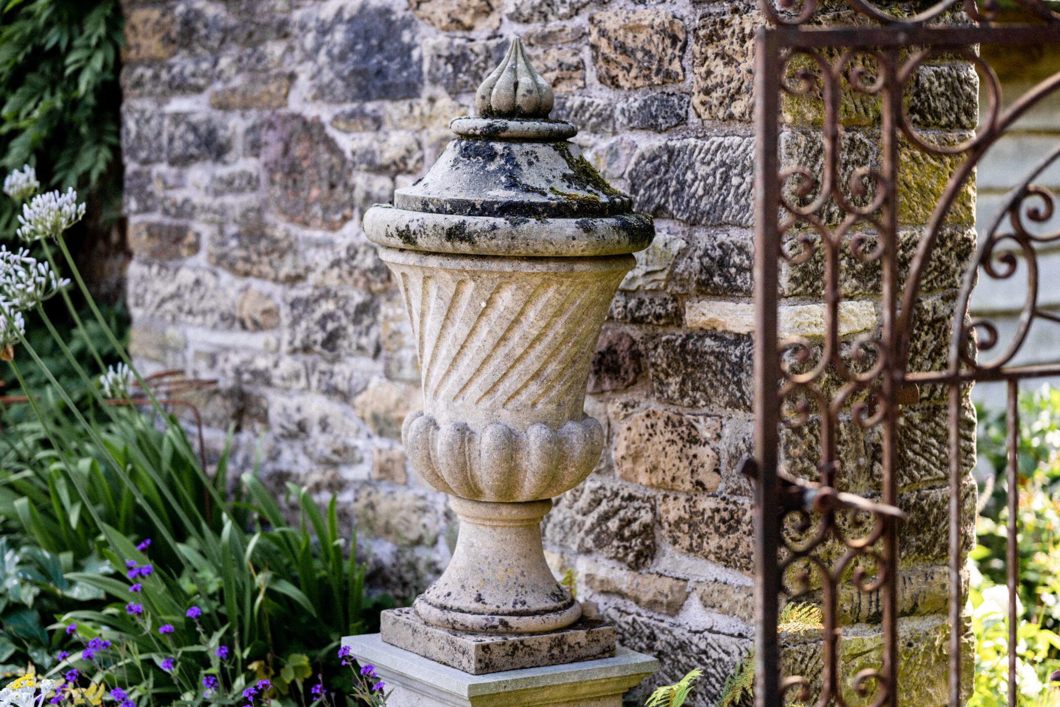Pulham Urn Gallery Image