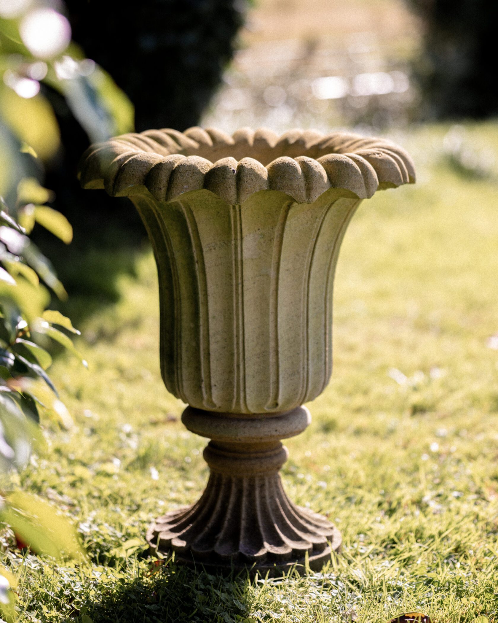 Queen Anne Urn Gallery Image