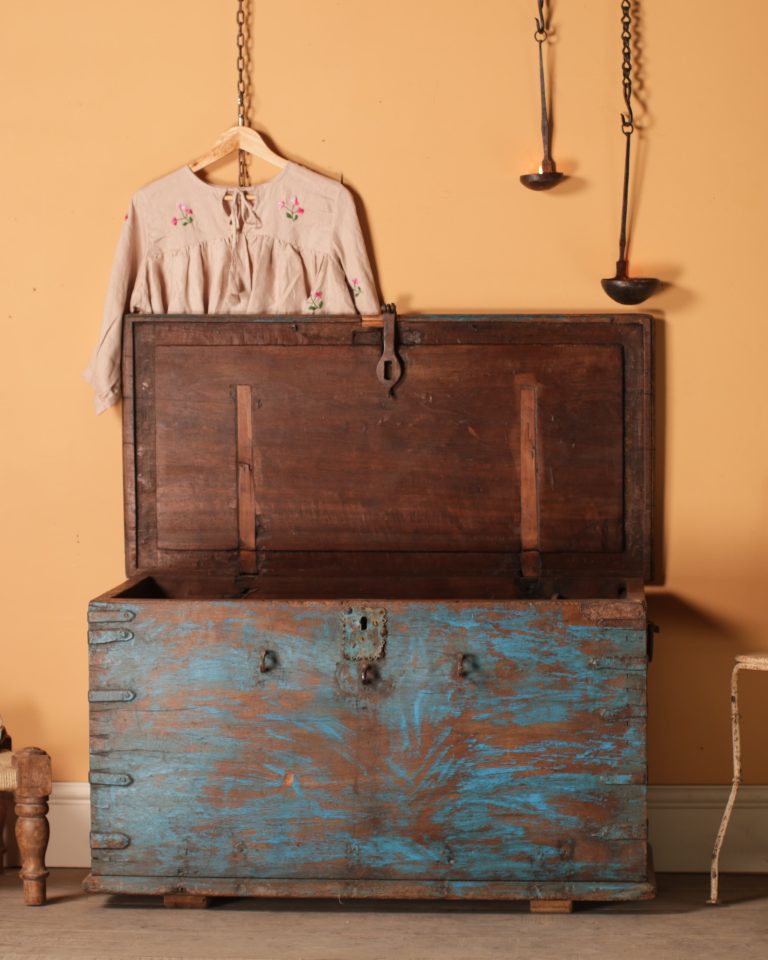 Original Gujarati Blue Chest