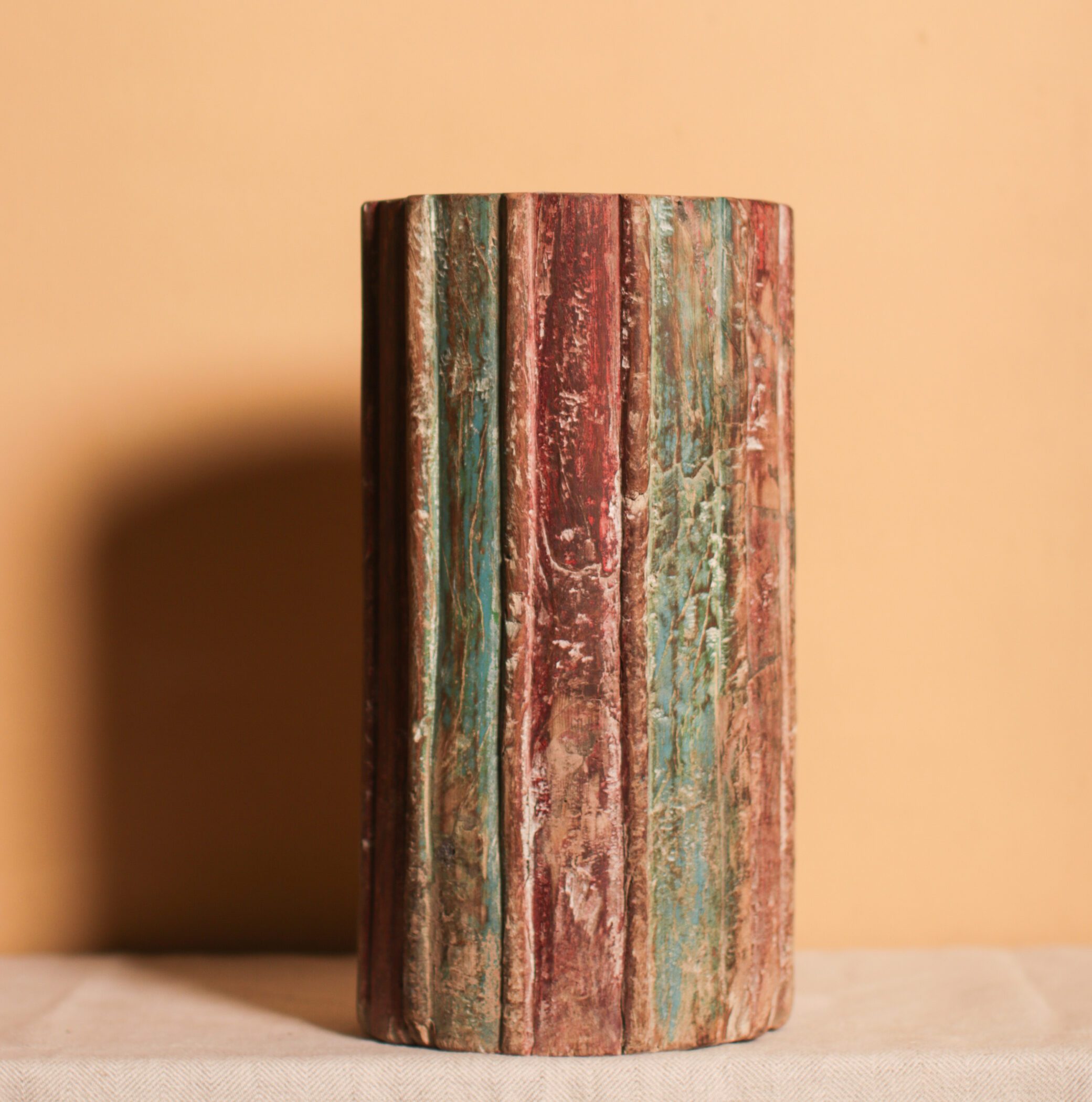 Antique Wooden Pillar Stand Gallery Image