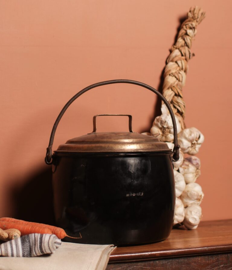 Cooking Pot with Brass Lid