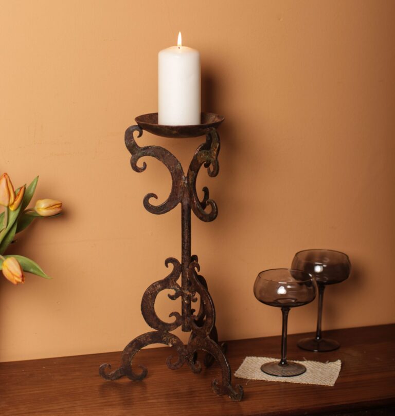 Scroll Metal Candlestand