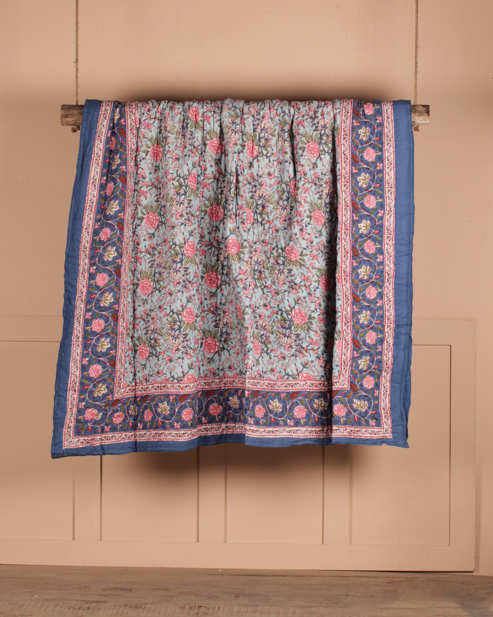 Navy Floral Quilt Gallery Image